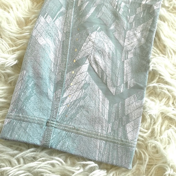 Lululemon Swift Speed High-Rise crop size 4 - Picture 8 of 12